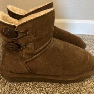 BearPaw Chestnut Suede Boots 8W